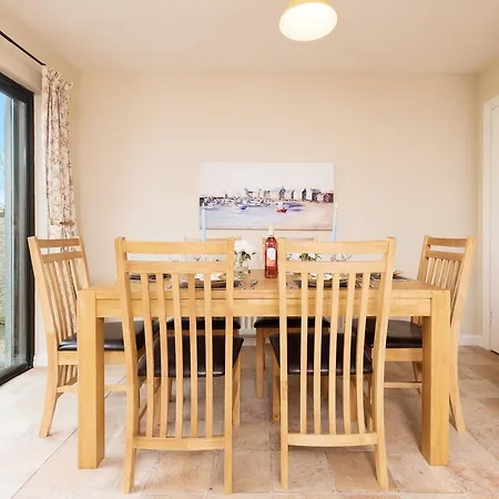 Great Location - City Center - 4 Bed Luxury House
