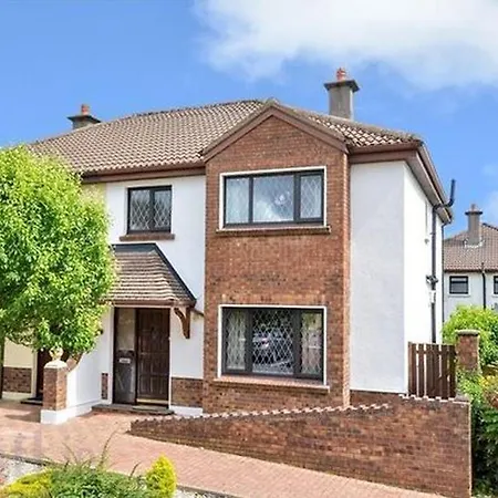 Great Location - City Center - 4 Bed Luxury House Holiday home *