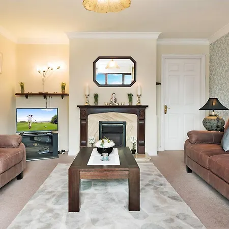 Great Location - City Center - 4 Bed Luxury House Holiday home *