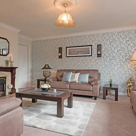 Great Location - City Center - 4 Bed Luxury House Holiday home *
