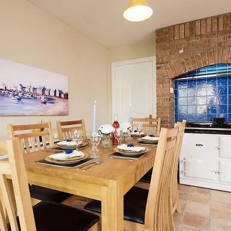 Great Location - City Center - 4 Bed Luxury House *